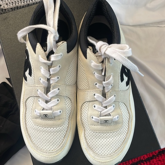 Chanel Sneakers K3846 - Picture 2 of 5